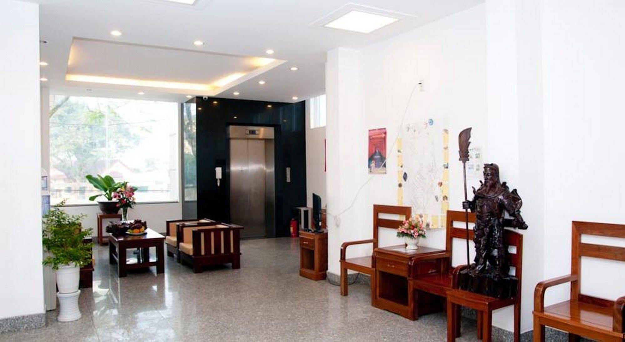 Golden Lotus Hotel Хуе Екстериор снимка