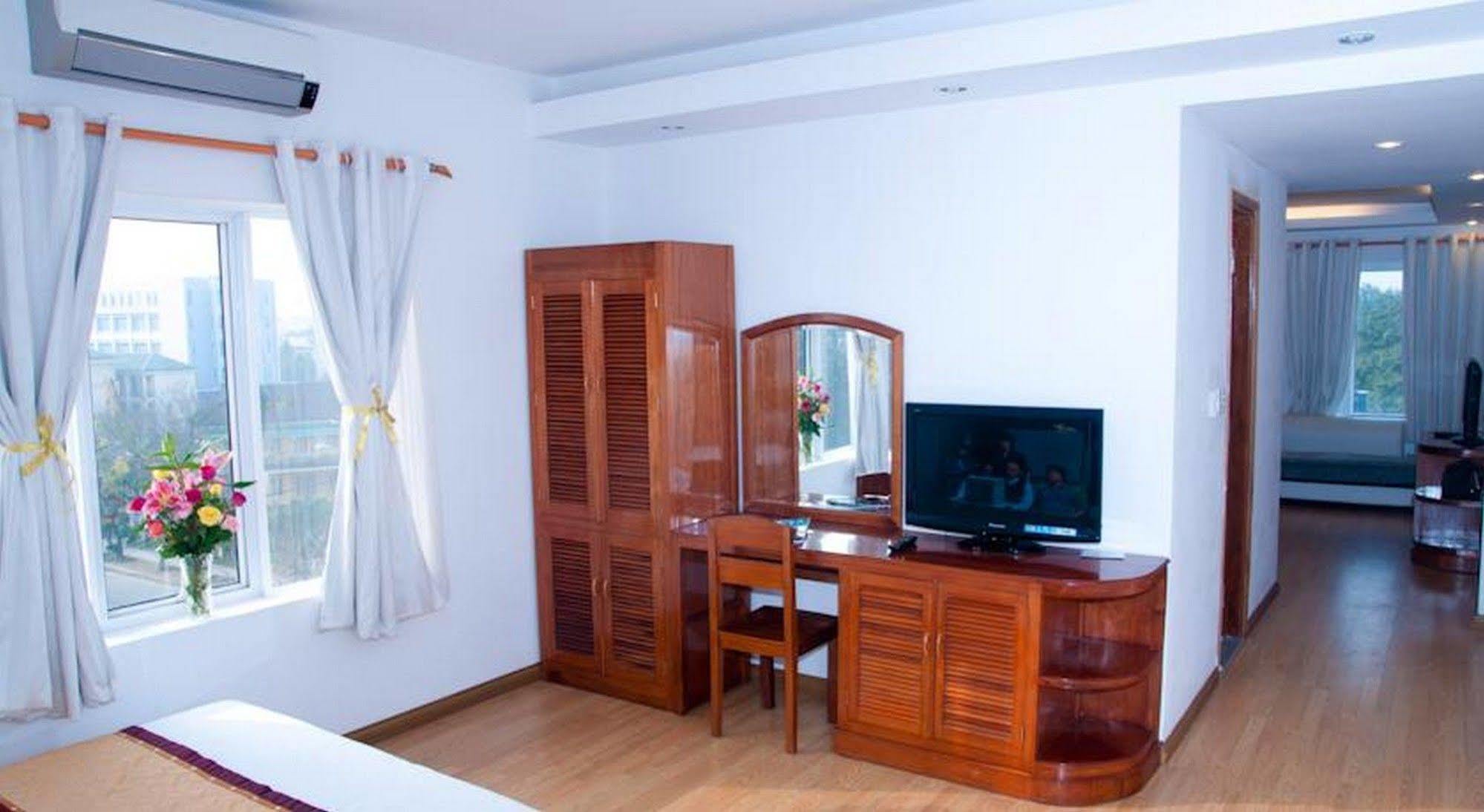 Golden Lotus Hotel Хуе Екстериор снимка