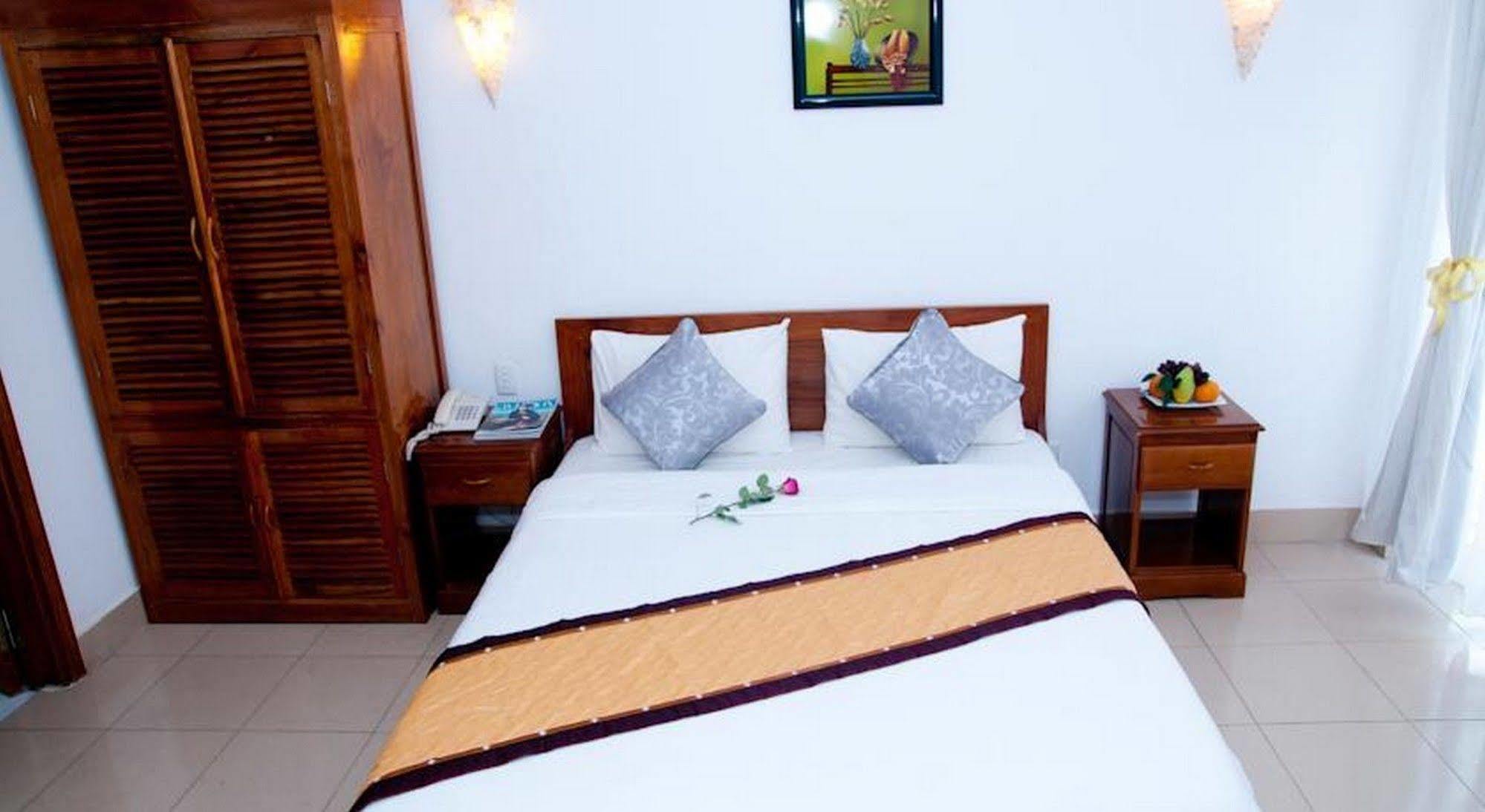 Golden Lotus Hotel Хуе Екстериор снимка
