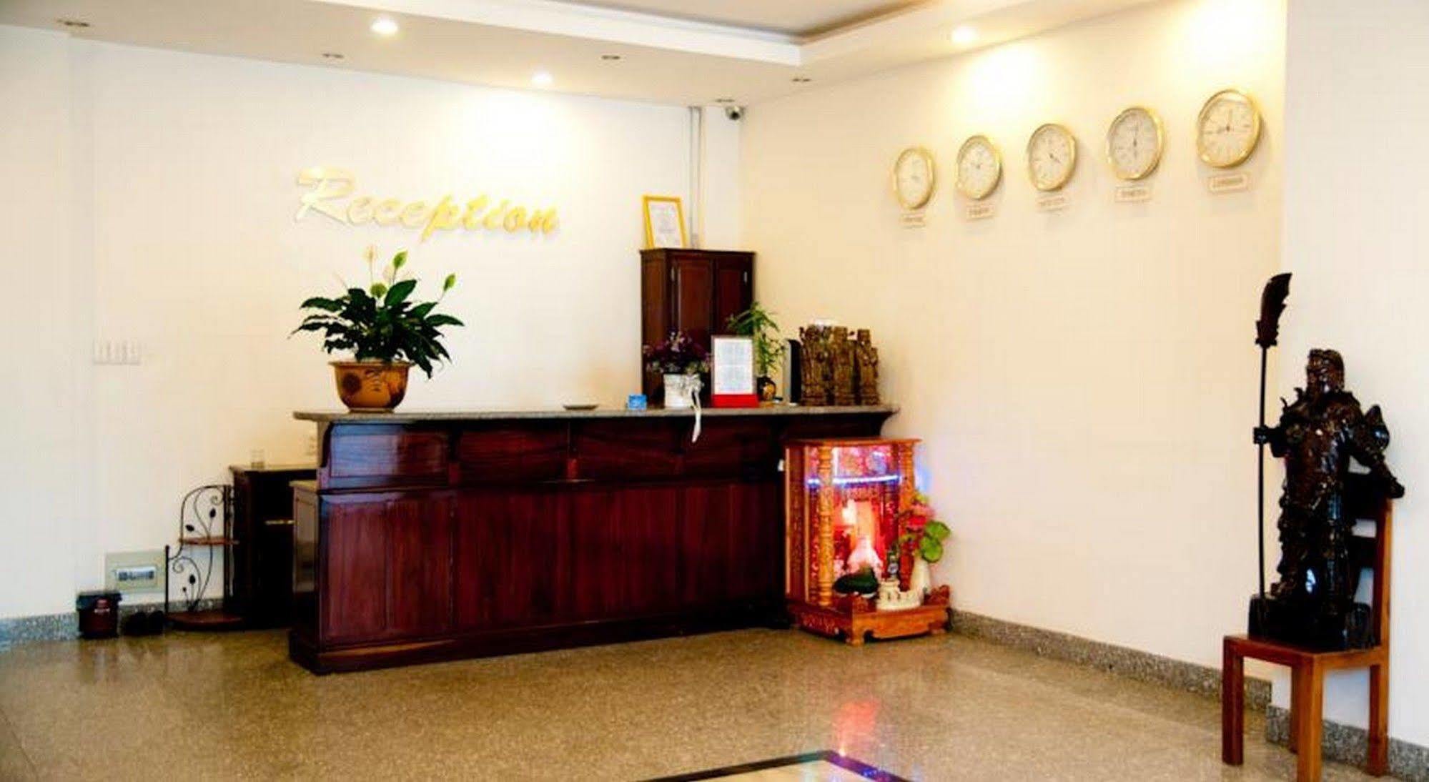 Golden Lotus Hotel Хуе Екстериор снимка